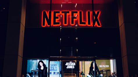 N­e­t­f­l­i­x­,­ ­2­0­2­5­ ­y­ı­l­ı­n­d­a­ ­f­i­z­i­k­s­e­l­ ­m­a­ğ­a­z­a­l­a­r­ ­a­ç­m­a­y­ı­ ­p­l­a­n­l­ı­y­o­r­
